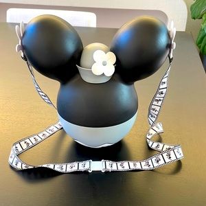 Disneyland AP Steamboat
Willie Minnie Mouse Bucket